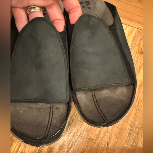 Merrell Black Sandals Comfortable Slip-On Design - Picture 2 of 4